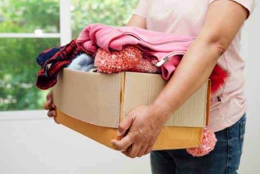 Compartilhe Calor Humano: Um Convite para Doar Roupas e Espalhar Solidariedade