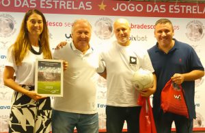 ONG É Por Amor Recebe Doação do Jogo das Estrelas de 2023 organizado pelo Zico