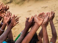 Insegurança Alimentar no Brasil: Desafios e Perspectivas Crianças pedindo comida