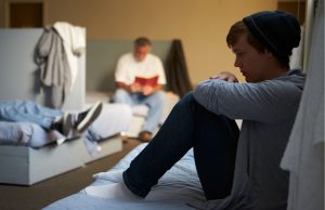 Desafios dos Serviços de Acolhimento Institucional para Moradores de Rua: Autonomia, Restrições e Desigualdades