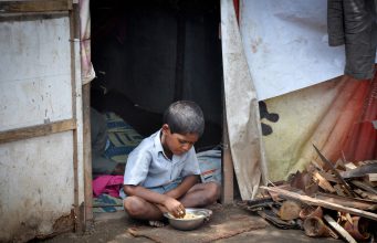 Como se combate a pobreza e a miséria?