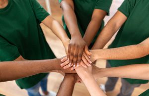 Como Ajudar Moradores de Rua: Guia Prático para Fazer a Diferença Como ajudar moradores de rua