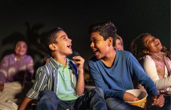 A Importância de Atividades Culturais e Artísticas para Crianças de Favelas: Explorando Além dos Limites