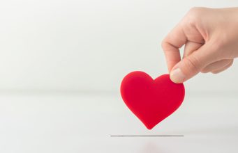 Por Que Eu Devo Doar Dinheiro a uma ONG?