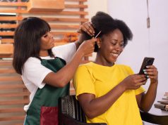 Desafios e Oportunidades para Mães Solo nas Favelas: Creches, Emprego e Empreendedorismo