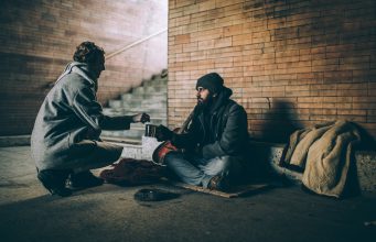 A Falta de Investimento em Políticas Públicas para a População em Situação de Rua no Rio de Janeiro