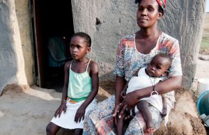 Negociações de Ausências e Presenças: Um Olhar sobre a Vida de Mulheres Mães em Favelas