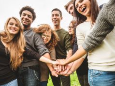 Como o Voluntariado Ajuda na Recolocação Profissional