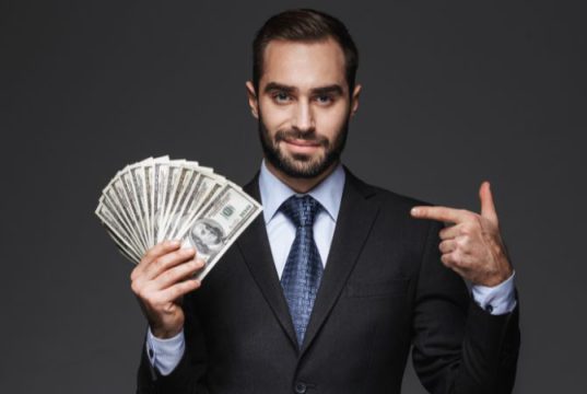 Dinheiro: Nem Bom, Nem Mal – Depende do Que Você Faz com Ele