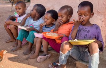 Por Que Muitas Mulheres de Favelas Têm Muitos Filhos? Um Olhar Sobre as Realidades e Desafios