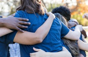 Como Liderar uma ONG com Firmeza e Empatia: O Equilíbrio Entre Autoridade e Compaixão